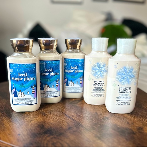 Bath and Body Works Ice Sugar Plum & Frosted Coconut Snowball body lotion - Picture 1 of 1
